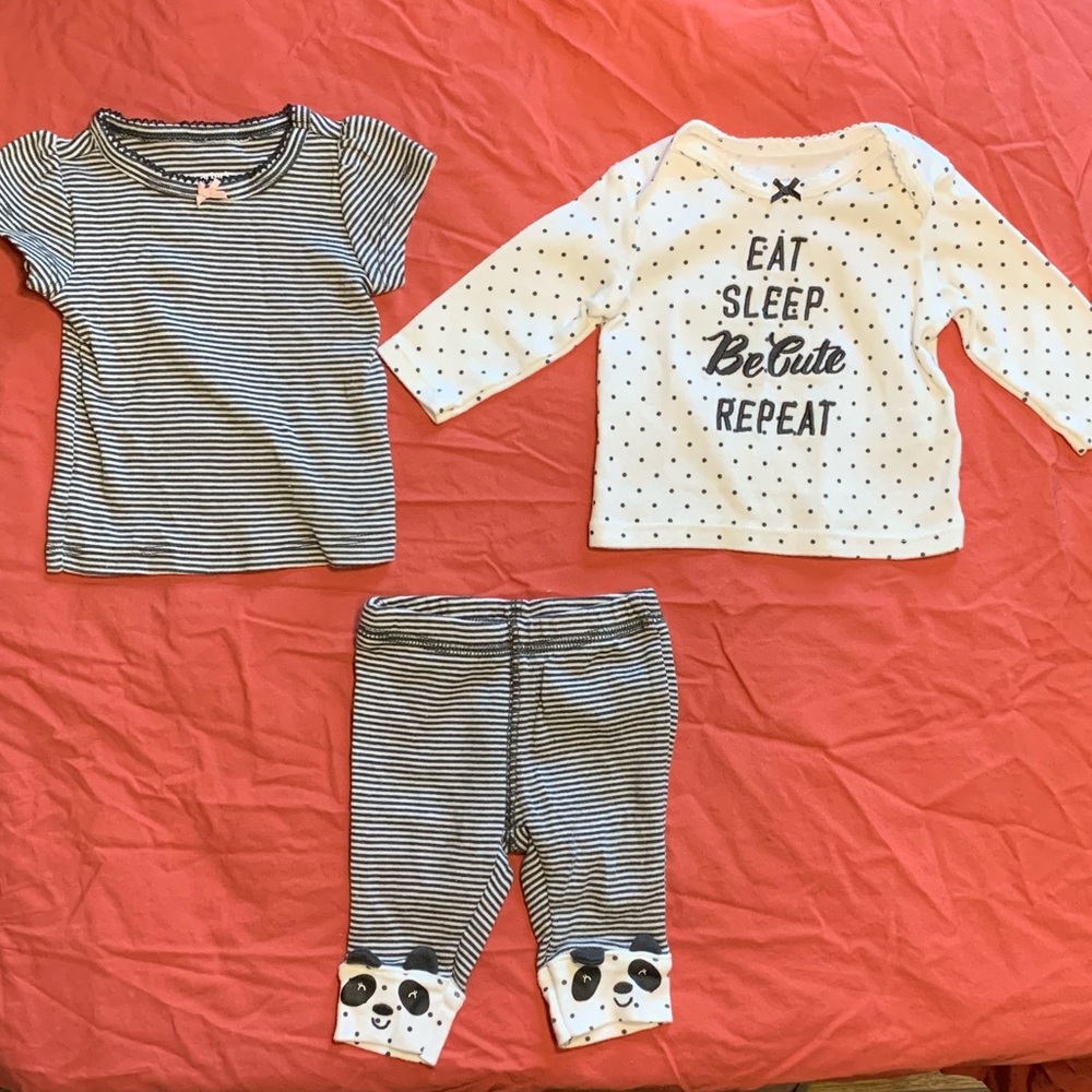 Carter’s newborn outfit set